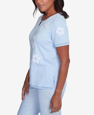 Женская футболка с круглым вырезом и цветочной аппликацией в виде стрекозы St. Thomas Dragonfly от Alfred Dunner