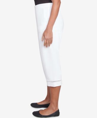 Rise & Shine Lace Dotted Trim Capri