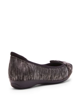 Women's Umeko Snip Toe Ballet Flats