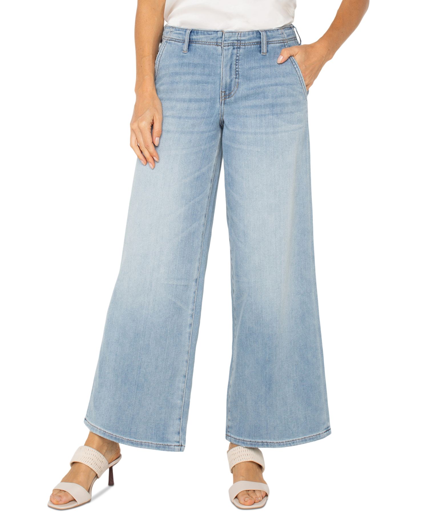 Petite Weekender Wide-Leg Jeans