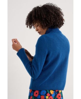 Женский свитер в стиле 