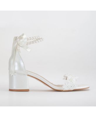 Amber Lace Sandals with Pearls