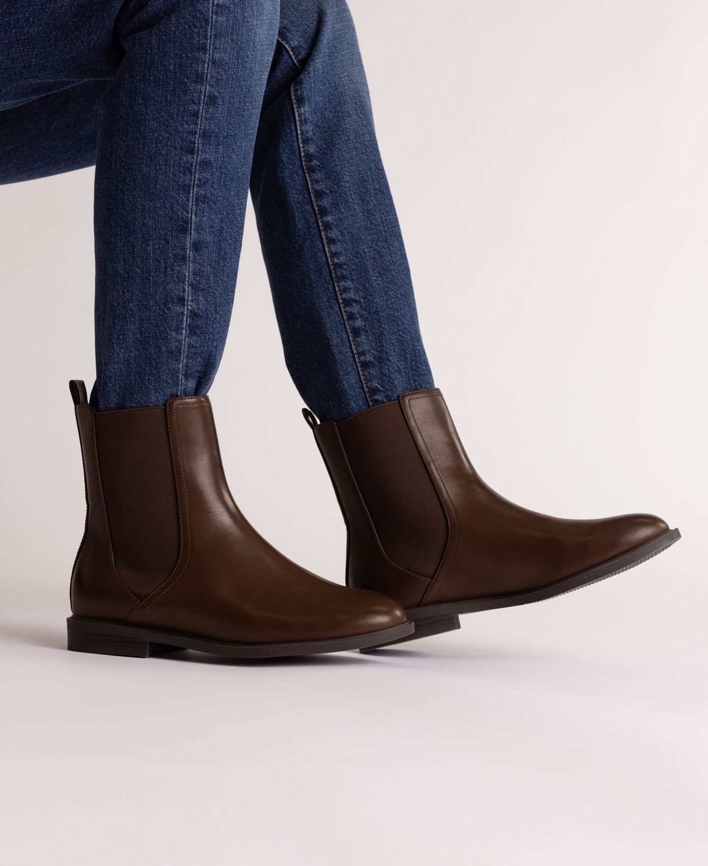Женские ботинки Journee Collection Violet Chelsea Booties, цвет: Чёрный — фото 6