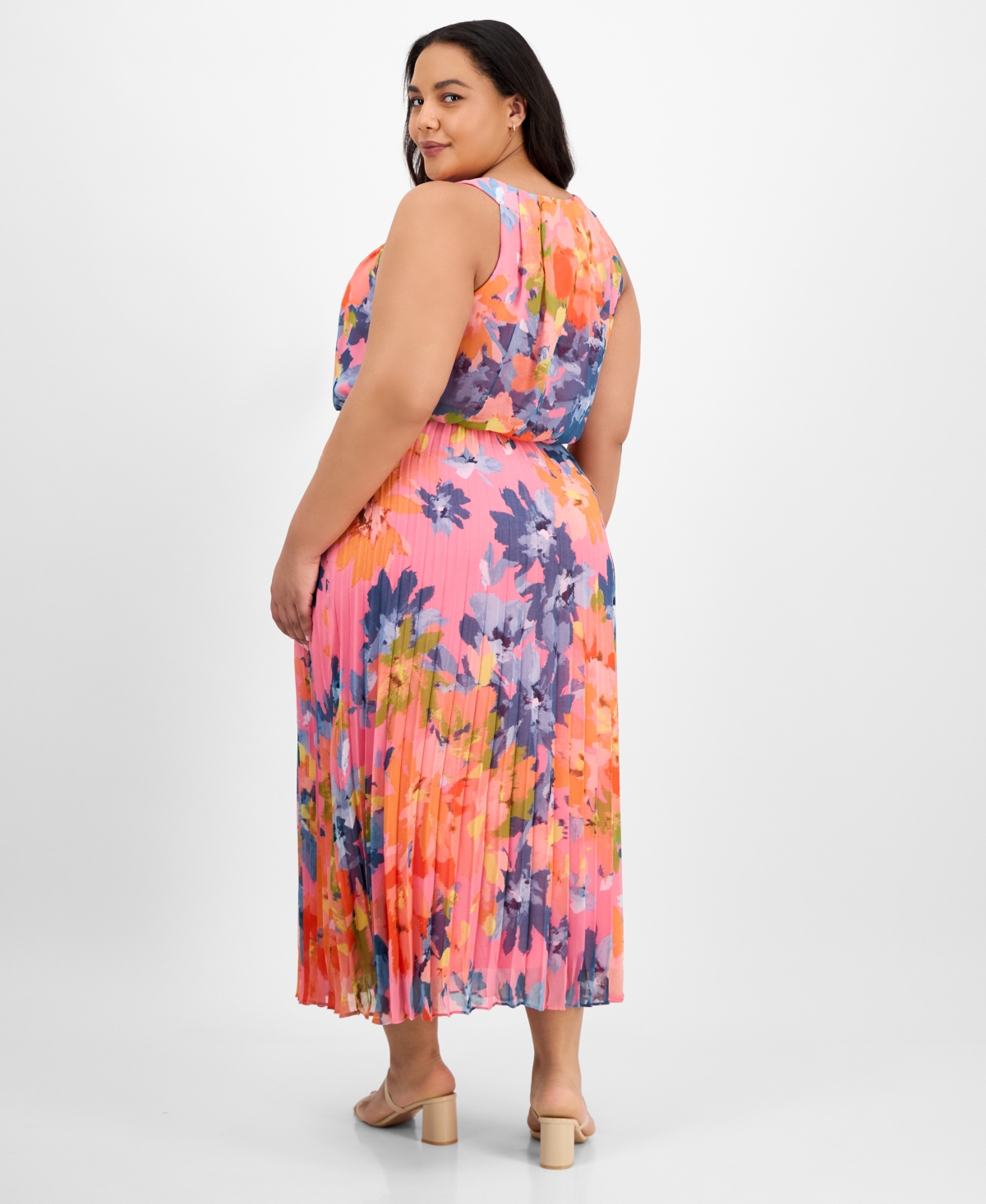 Shop Robbie Bee Plus Size Printed Pleat-skirt Maxi Dress
