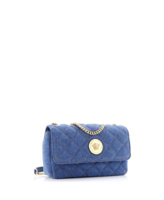 Бывшая в употреблении сумка Versace Mini Medusa Icon с клапаном на цепочке из стеганого денима