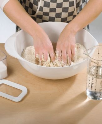 Margrethe 6.3-Quart Bowl with Silicone Spatula