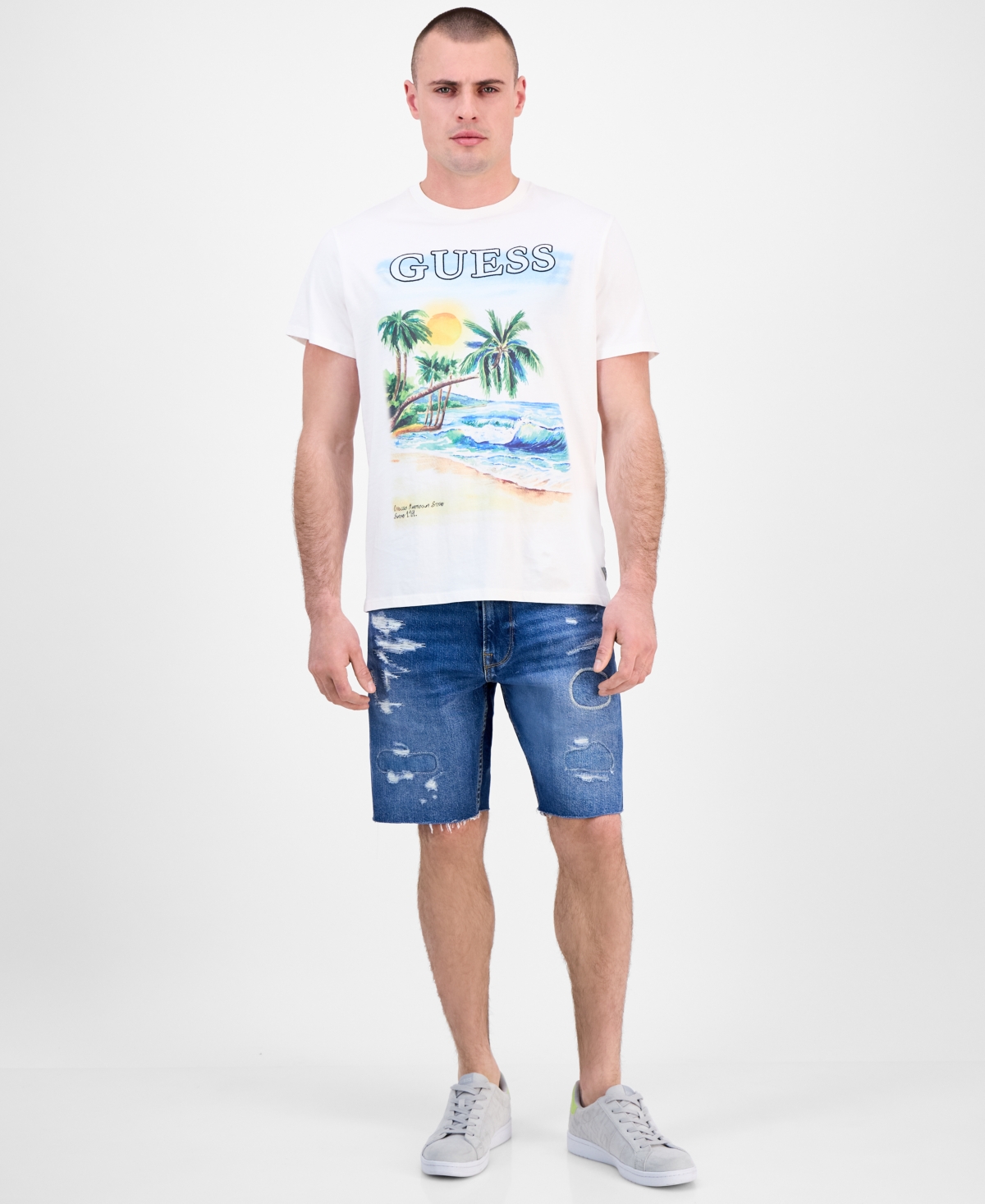 Guess Men's Short Sleeve Oceans View Graphic Crewneck T-shirt