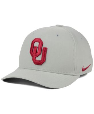 Nike - Oklahoma Sooners Classic Swoosh Cap