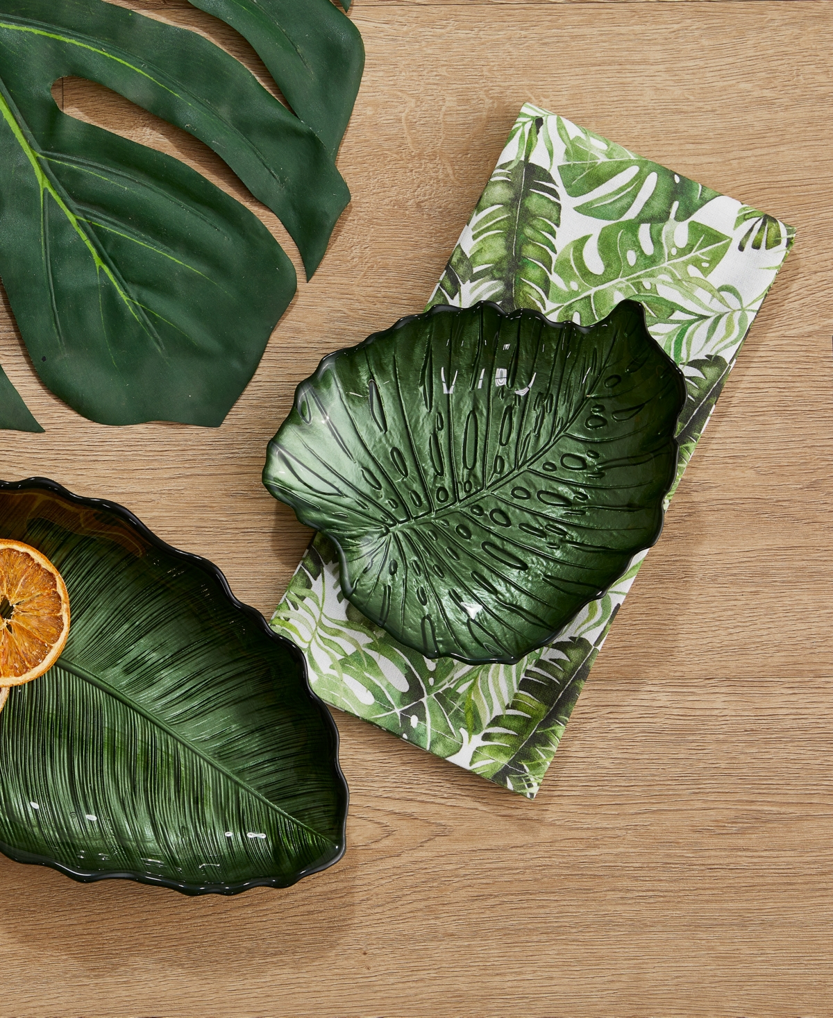 Tableau Tropical Leaves Set Of 4 Napkins, 8.25" X 8.25" In Green
