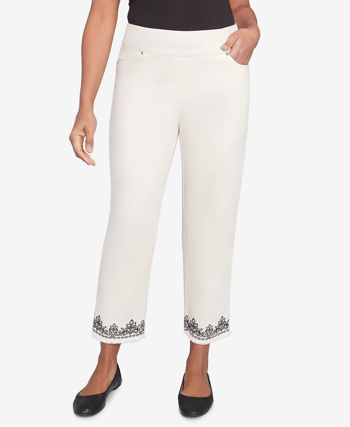 Alfred Dunner Plus Size Natural Instinct Classic Cuffed Medallion Pull On Ankle Pants In White