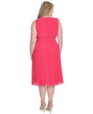 Плиссированное миди-платье с поясом от Джессики Ховард размера плюс