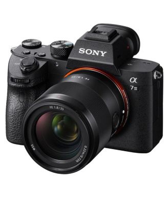 FE 35mm f/1.8 Lens for Sony E, Bundle with 55mm Filter Kit, Cleaning Kit