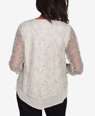 Сетчатый топ из попкорна Alfred Dunner Petite Natural Instinct в крапинку с ожерельем