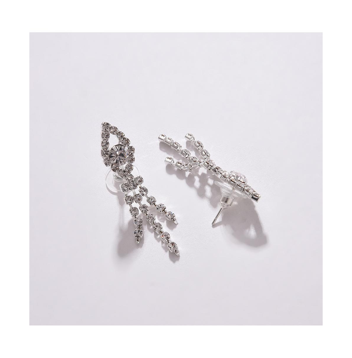 Sohi Women's Silver Plated Designer Jewellery Set In Silver