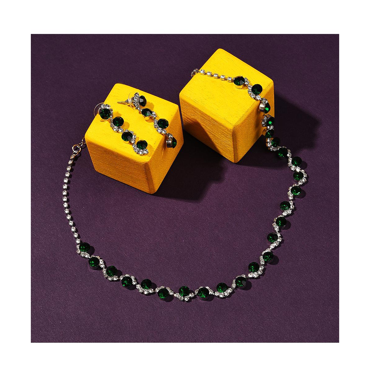 Sohi Women's Silver Plated Designer Stone Jewellery Set In Green