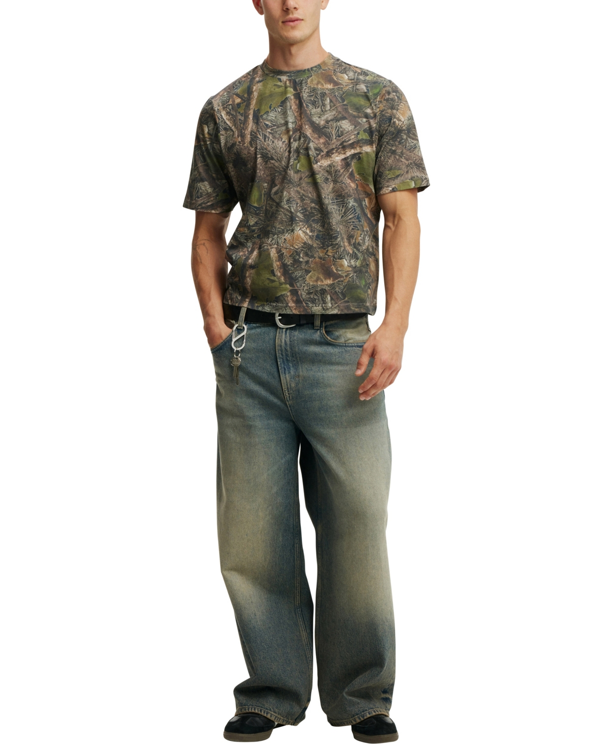 COTTON ON MEN'S CROPPED FIT T-SHIRT 