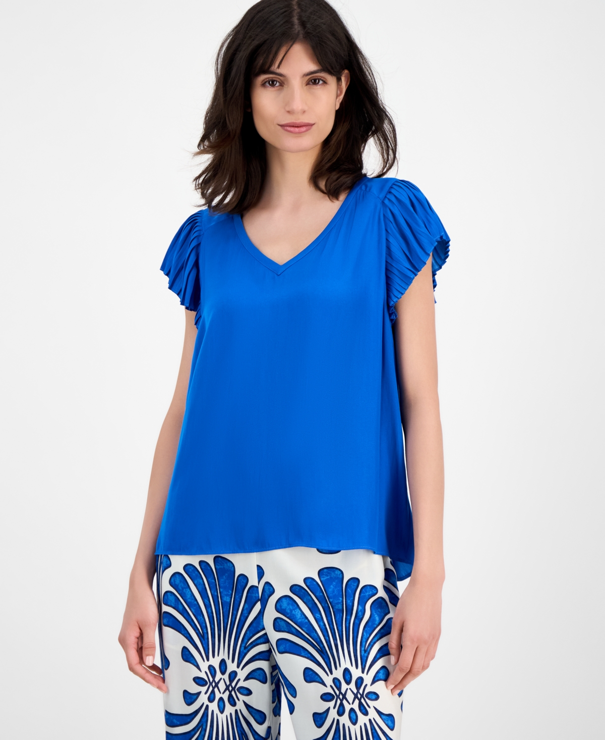 T Tahari Women's Pleated Raglan-sleeve V-neck Top