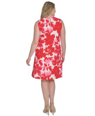 Платье-сорочка без рукавов с цветочным принтом от Jessica Howard размера плюс
