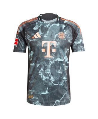 Мужская футболка Adidas Thomas Müller Black, в которой Бавария выступает за Мюнхен на выезде в сезоне 2024/25.