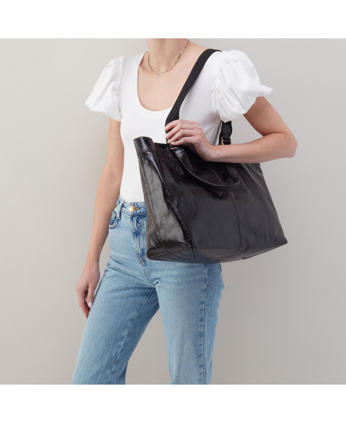Женская сумка HOBO Romy Max Tote, цвет: Чёрный — фото 4