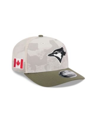 Мужская светло-бежевая/оливковая шляпа Toronto Blue Jays 2025 года выпуска, посвященная Дню Вооруженных сил, на 9-е семидесятилетие.