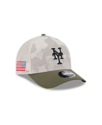 Мужская светло-бежевая/оливковая шляпа New Era New York Mets 2025, посвященная Дню Вооруженных сил, 9 лет, с регулируемой А-образной оправой и М-образной короной.