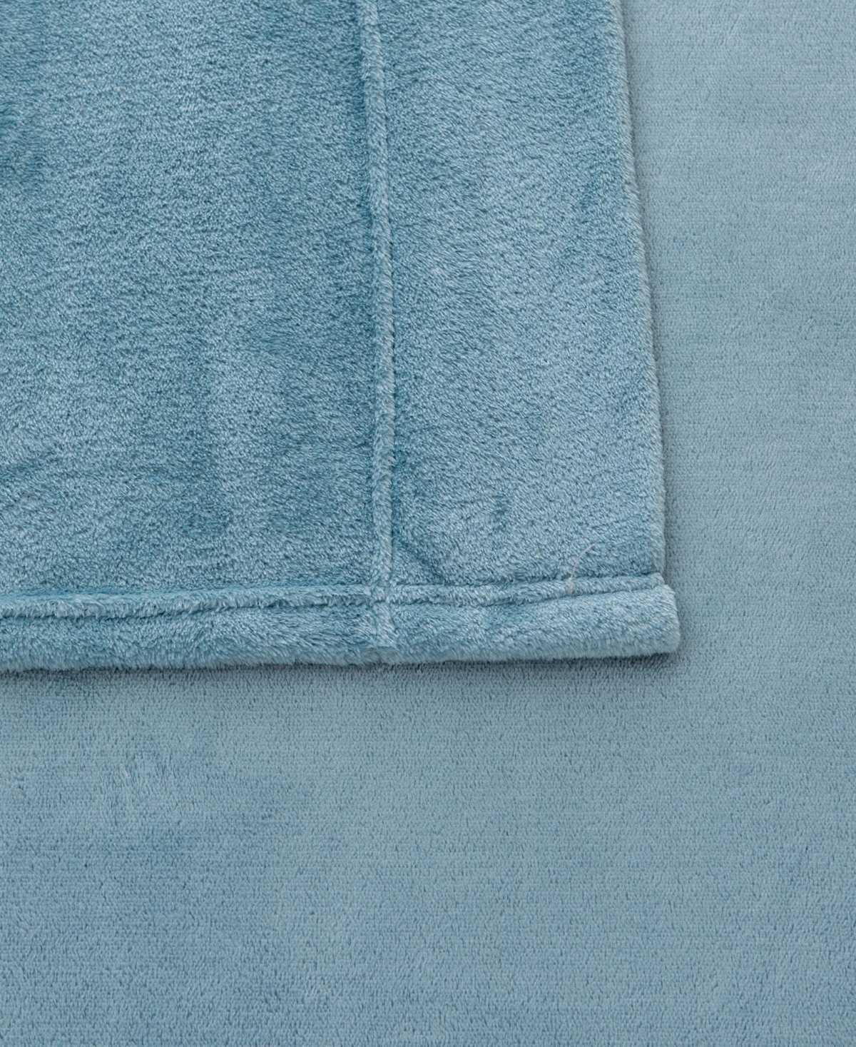 Linery & Co. Ultra-Soft Velvet Plush Solid Sheet Set