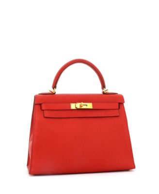 Сумка Hermes Kelly 28, бывшая в употреблении, красного цвета в стиле Шевре де Коромандель с золотой фурнитурой