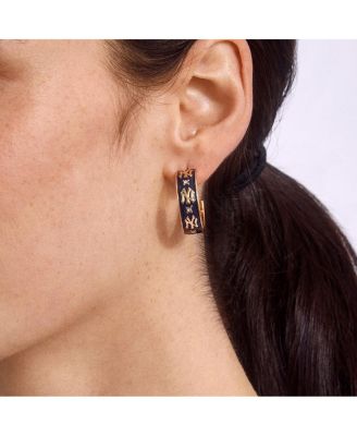 Серьги-кольца с эмалью от Erin Andrews x BaubleBar New York Yankees