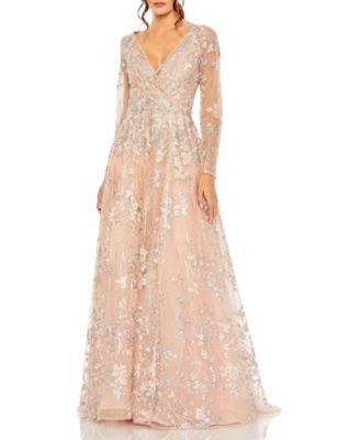 Женская модель Mac Duggal с декорированным запахом поверх иллюзорного платья с длинным рукавом А-силуэта