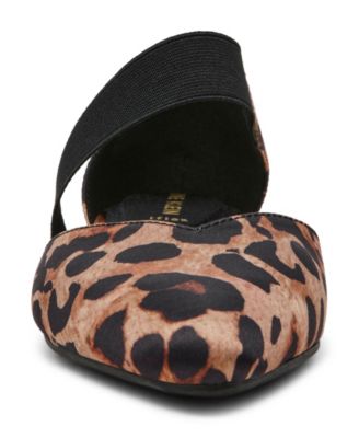 Women's Oksanna Asymmetrical Pointed Toe Flats