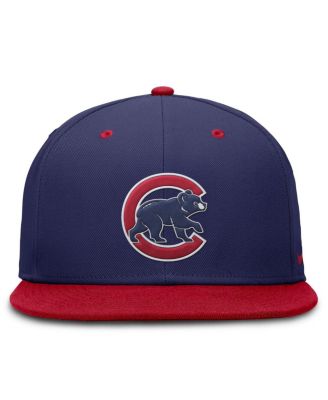 Мужская сине-красная приталенная кепка Nike Chicago Cubs True Prime Time от Nike, выполненная в двухцветном стиле.