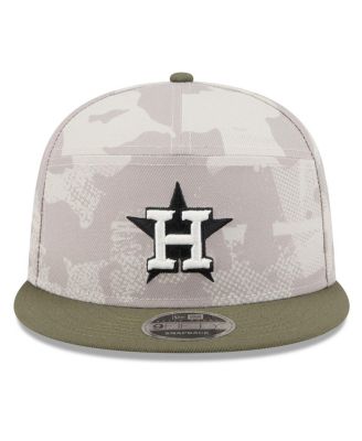 Мужская светло-бежевая/оливковая шляпа New Era Houston Astros 2025, посвященная Дню Вооруженных сил, с разрезной вставкой длиной 9 футов.