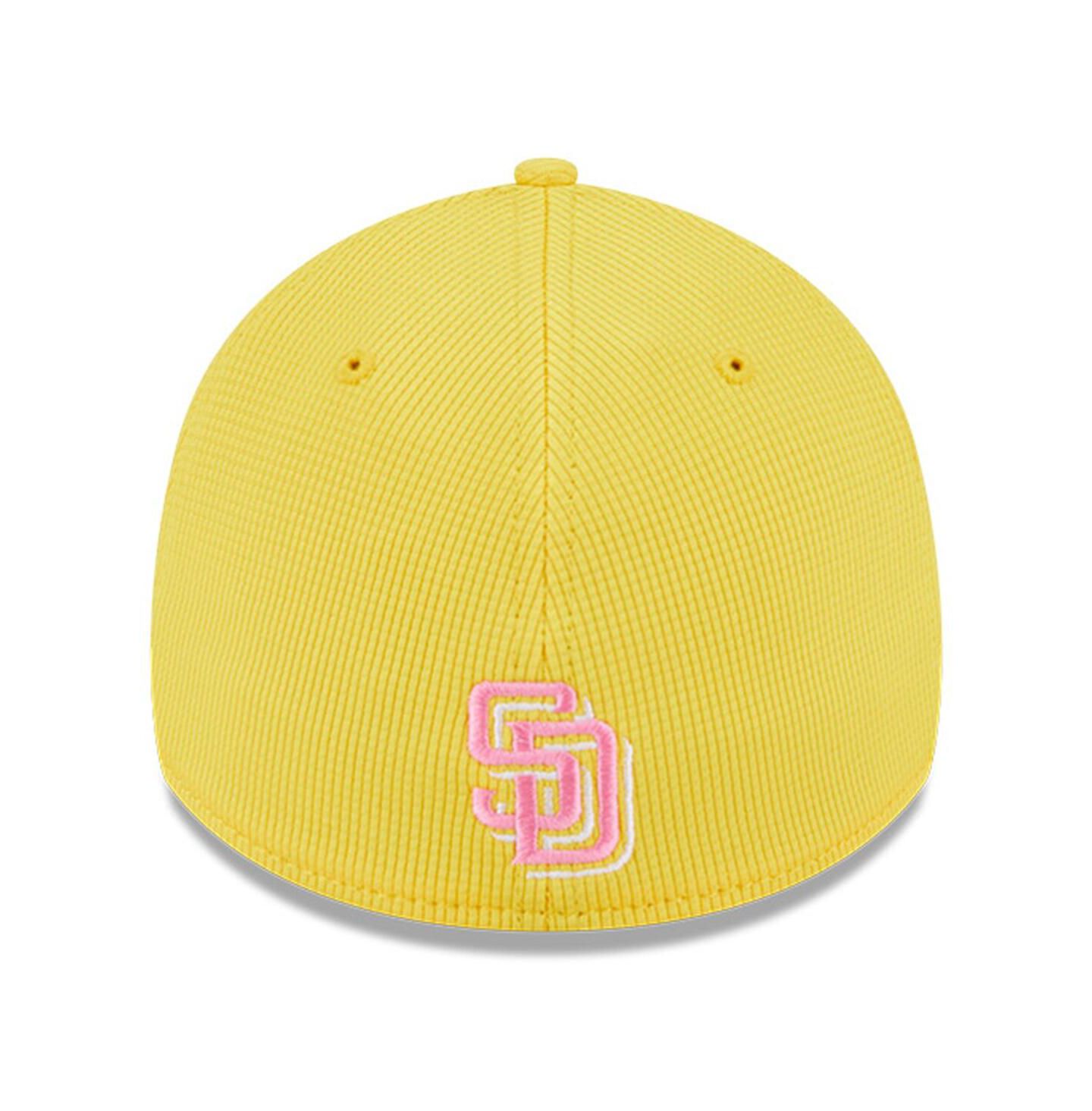 Мужская кепка New Era Yellow San Diego Padres City Connect Batting Practice 39THIRTY Flex Hat — фото 4