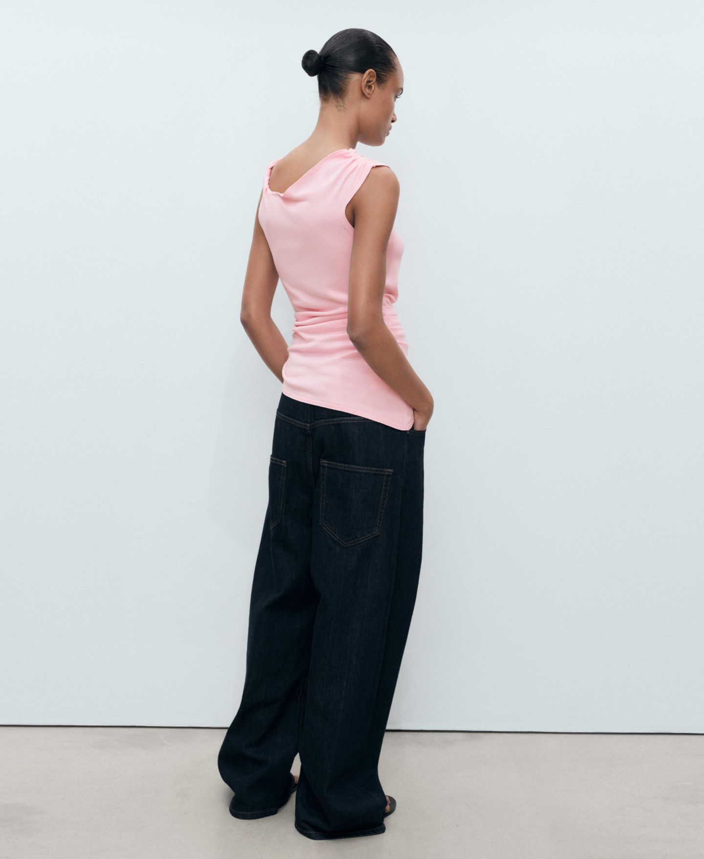 Женский топ Mango Asymmetrical Fine-Knit, цвет: Фуксия — фото 2