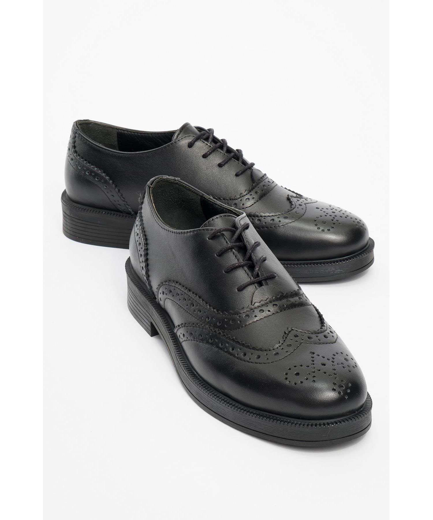 Women's Lace-Up Leather Oxford with Block Heel