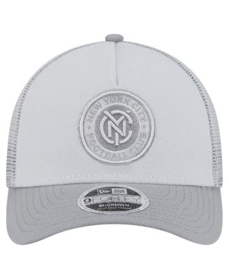 Мужская серая кепка дальнобойщика New Era New York City FC Color Pack 9FORTY с регулируемой А-образной оправой