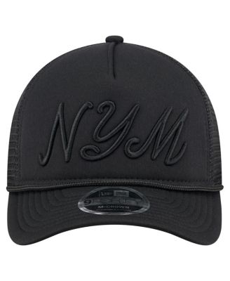 Мужская черная кепка дальнобойщика New Era New York Mets City Initial 940 с регулируемой оправой и М-образной головкой.