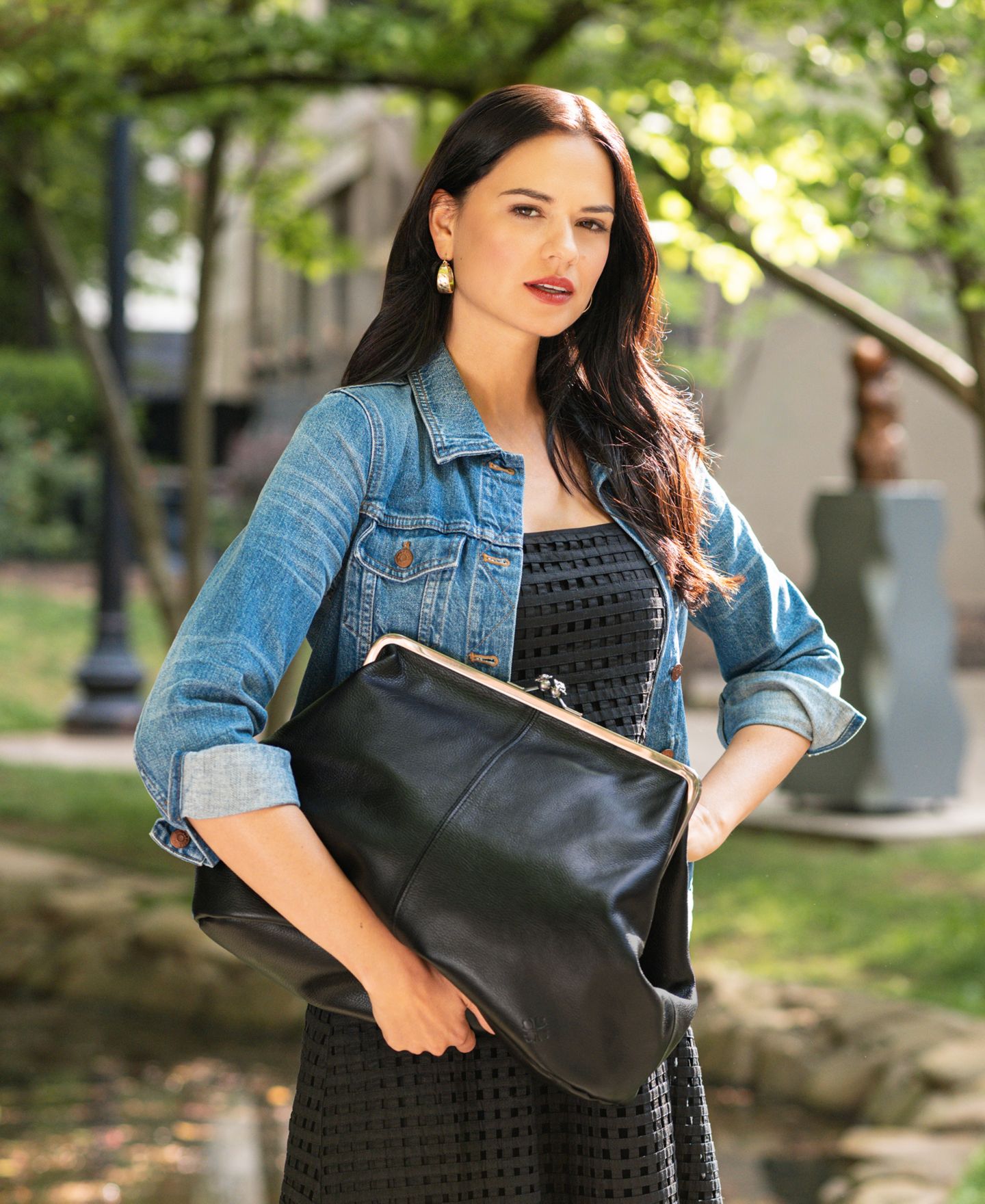Женская сумка Patricia Nash Serafina Extra-Large Leather Kiss-Lock Frame, цвет: Чёрный — фото 5