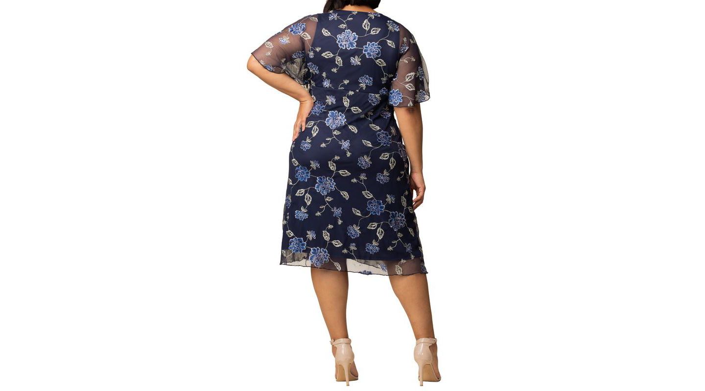 Женское платье Kiyonna Plus Size Sonnet Embroidered Cocktail, цвет: Тёмно-синий — фото 3