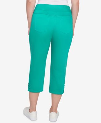 Petite Ladder Hem Soft Denim Capri Jeans