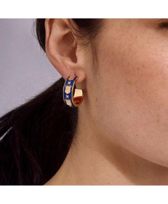 ОДЕЖДА от Erin Andrews x Серьги-кольца с эмалью Bauble Bar Kansas City Royals от Erin Andrews