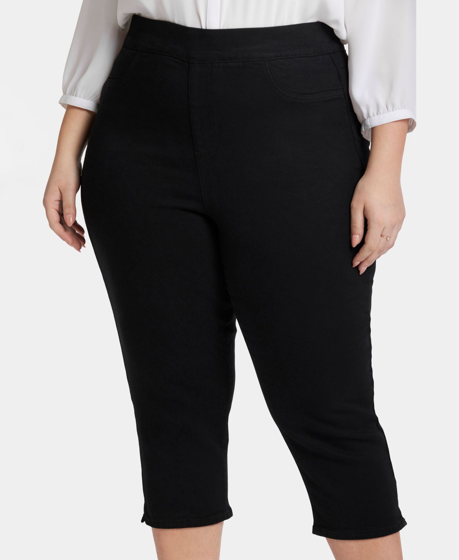 Plus Size Dakota Crop Pull-On Jeans