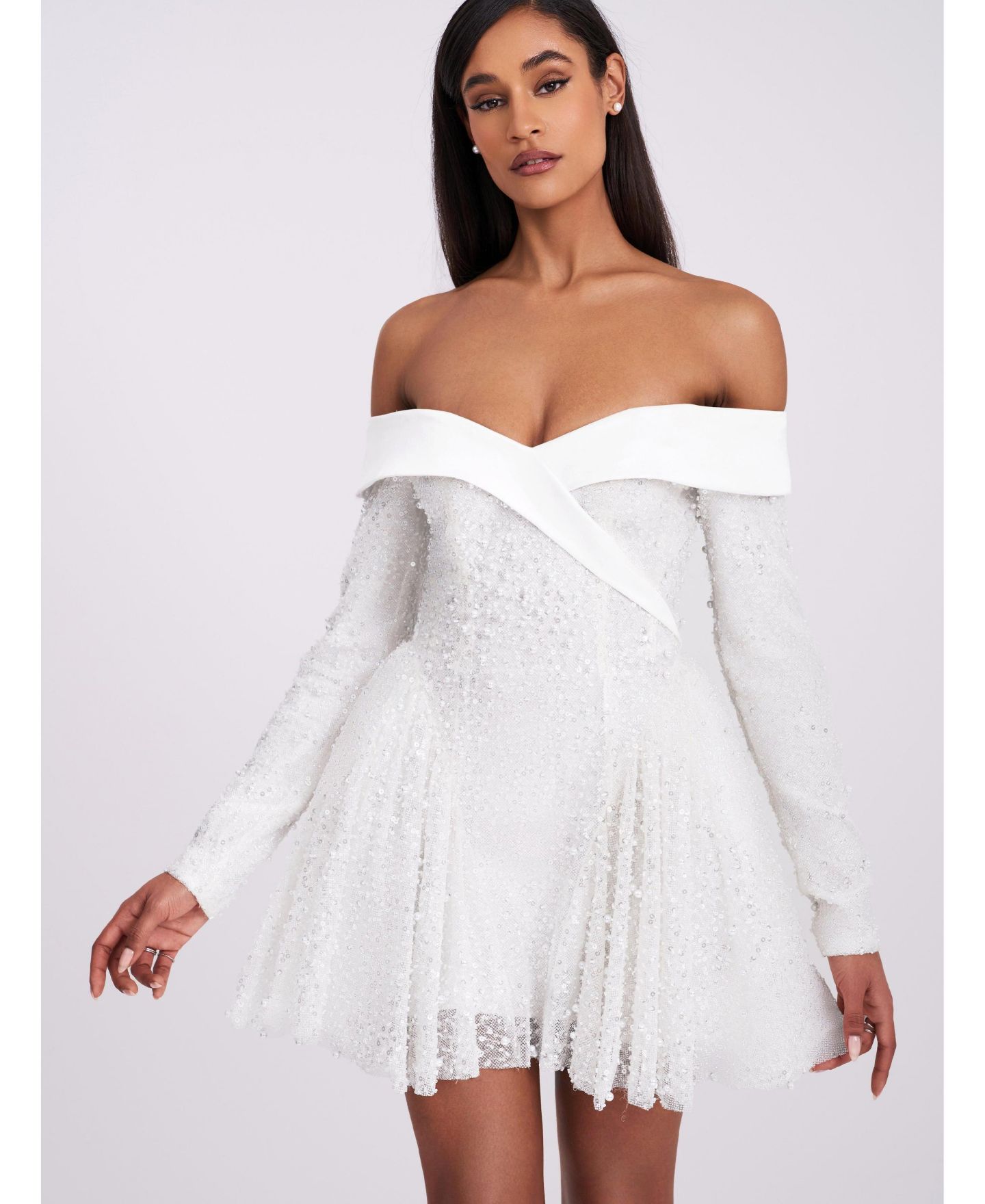 Женское платье Miss Circle Kira Bead Embroidered Mesh Off Shoulder Long Sleeve Mini, цвет: Белый — фото 8