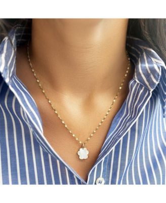 Очаровательный перламутровый брелок в виде лапы из золота 14 карат