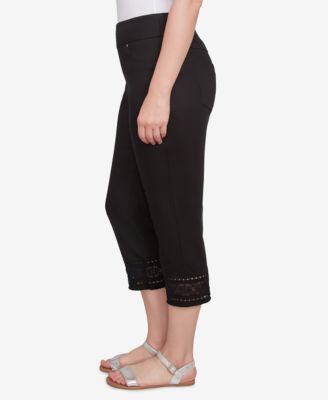 Petite Lotus Lace Soft Denim Capri Jeans