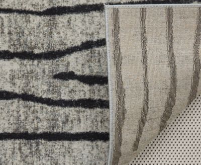 Kano 39LIF 2'2"x3' Area Rug