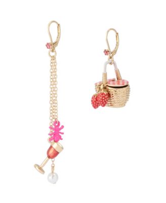 Серьги с несоответствием корзины для пикника на заднем дворе из искусственного камня Betsey Johnson