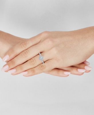 Diamond Ova Halo Engagement Ring (3/4 ct. t.w.) in 14k White Gold