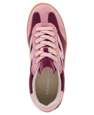 Giia Lace-Up Low-Top Sneakers
